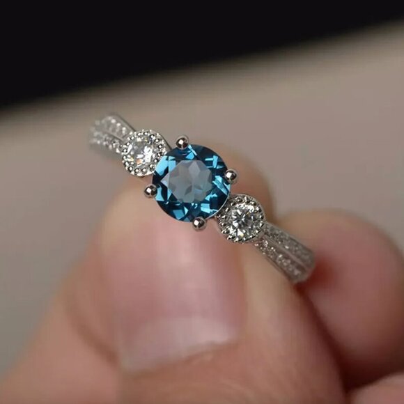 NEW 925 Sterling Silver Blue Sapphire Diamond Ring Round Cut Ring - Picture 2 of 4